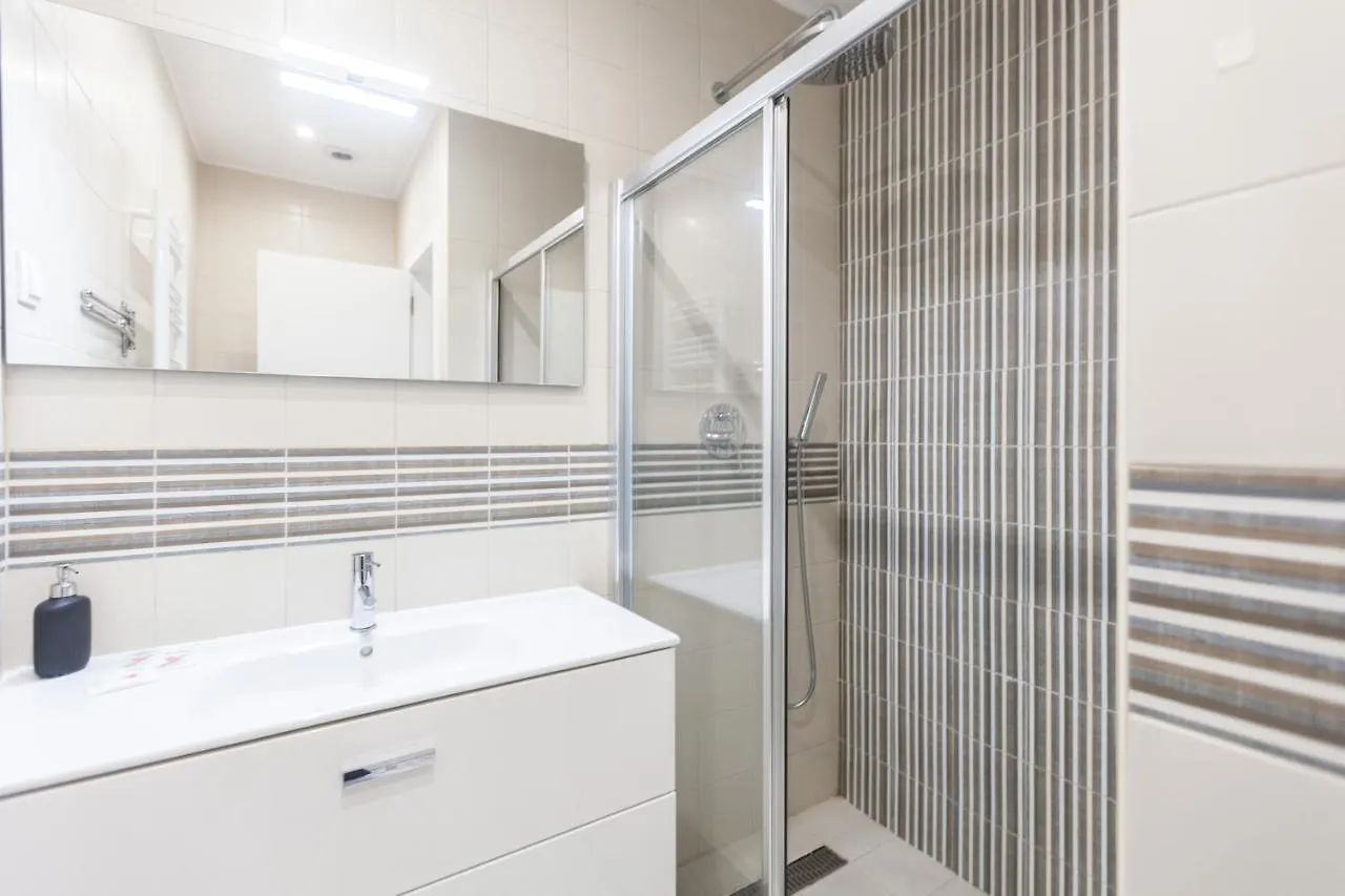 Flh Graca Colourful Apartment Lisbona